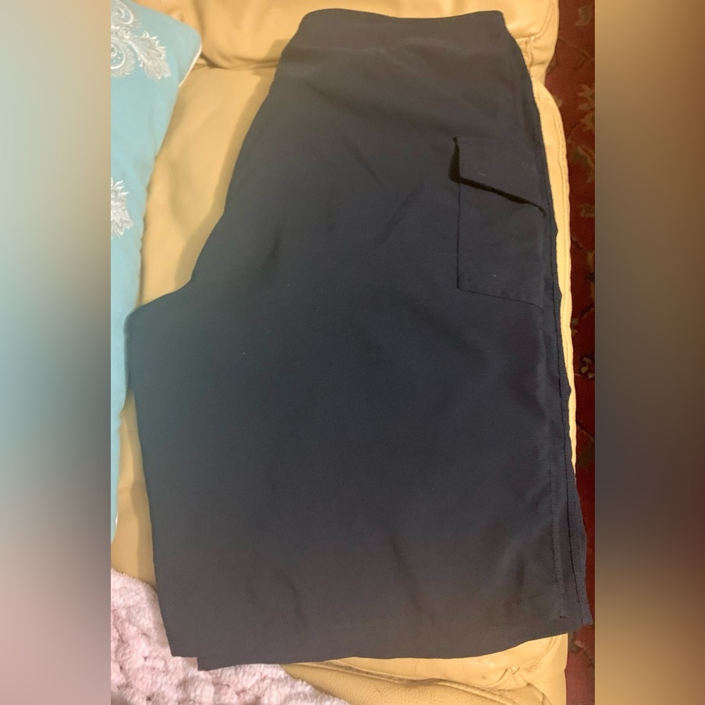 Oakley men’s shorts size 34